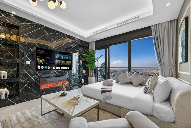 180° 64, floor Infinity Pool - Massive Bedrooms
