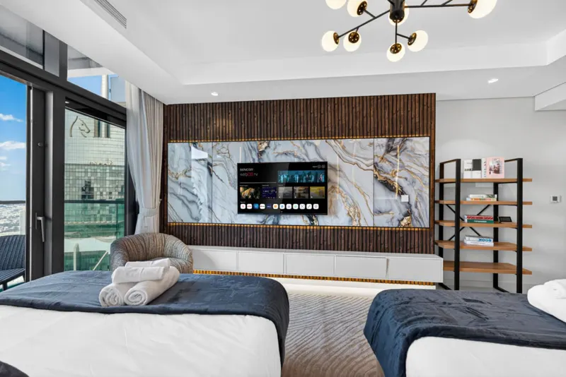 180° 64, floor Infinity Pool - Massive Bedrooms