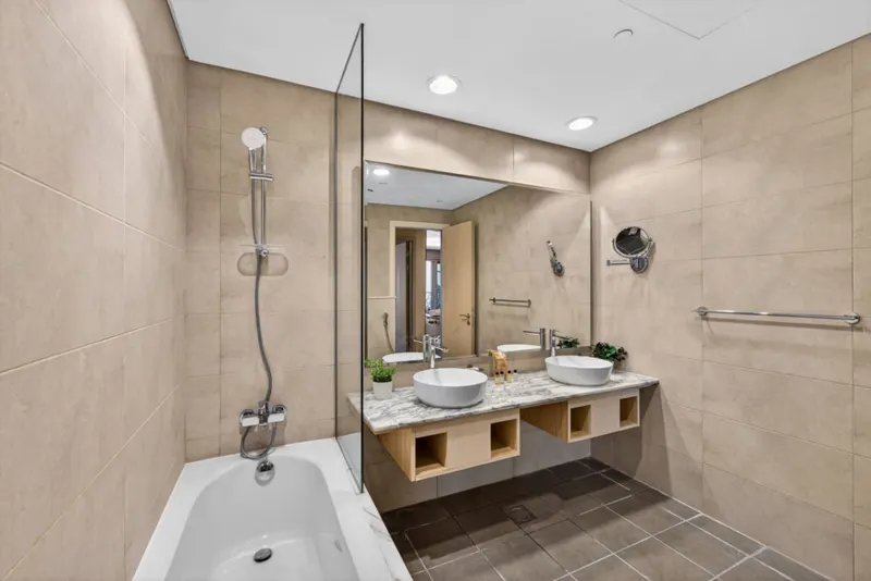 180° 64, floor Infinity Pool - Massive Bedrooms