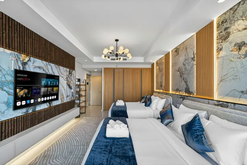 180° 64, floor Infinity Pool - Massive Bedrooms