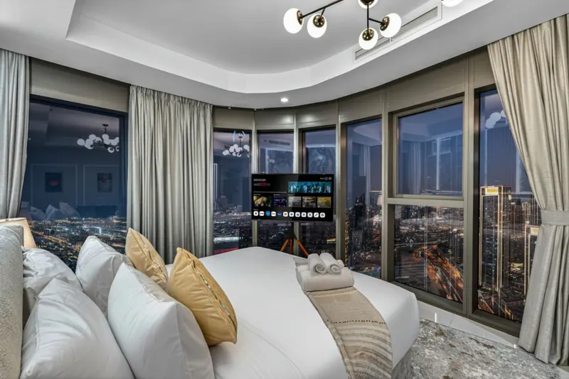 180° 64, floor Infinity Pool - Massive Bedrooms