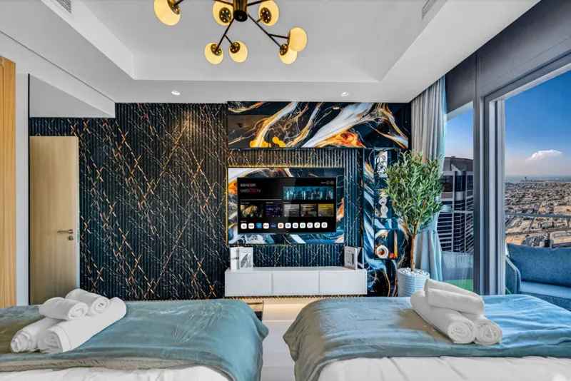 180° 64, floor Infinity Pool - Massive Bedrooms