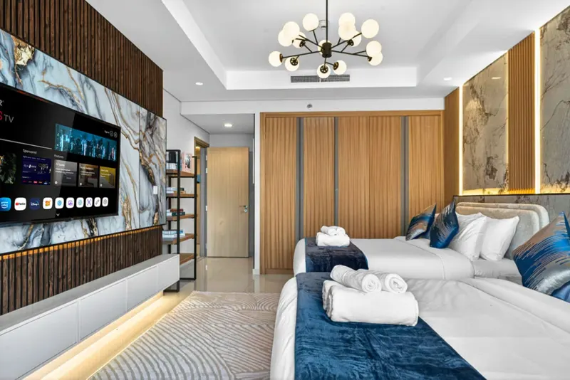 180° 64, floor Infinity Pool - Massive Bedrooms