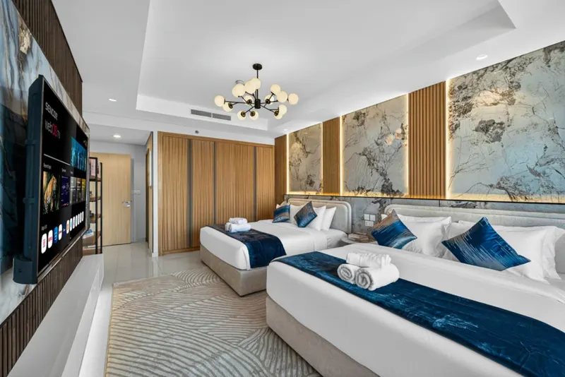 180° 64, floor Infinity Pool - Massive Bedrooms