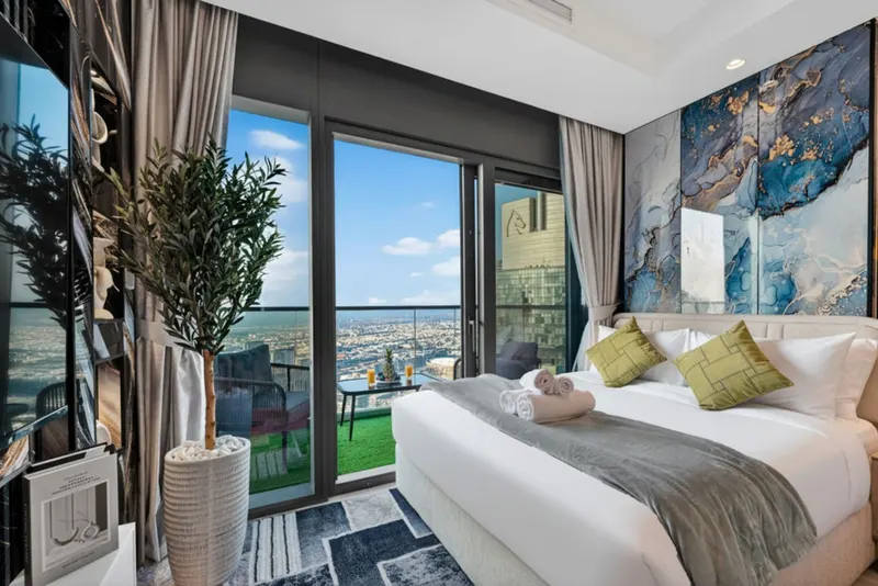 180° 64, floor Infinity Pool - Massive Bedrooms