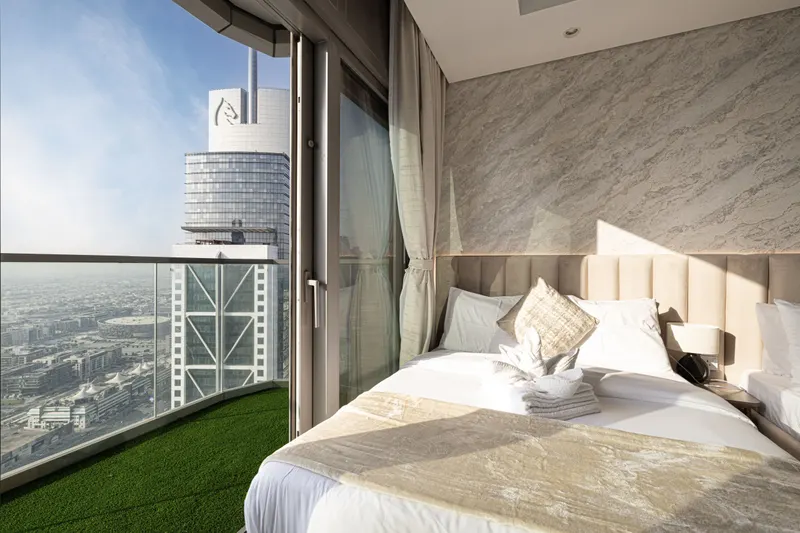 Luxurious Dubai Pool w/ Awe-Inspiring Burj Khalifa