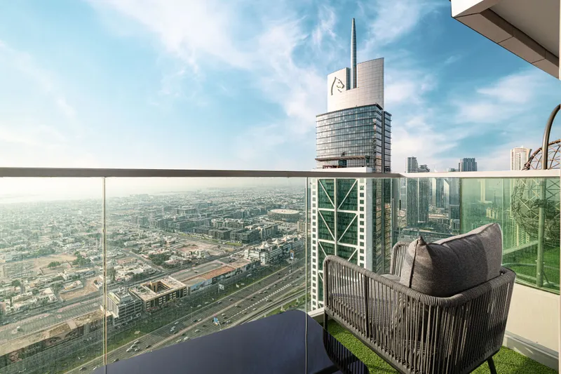 Luxurious Dubai Pool w/ Awe-Inspiring Burj Khalifa
