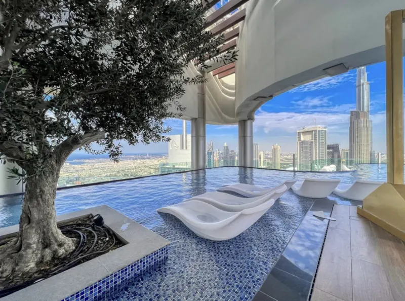 Panoramic Dubai Infinity Pool - Burj Khalifa Views