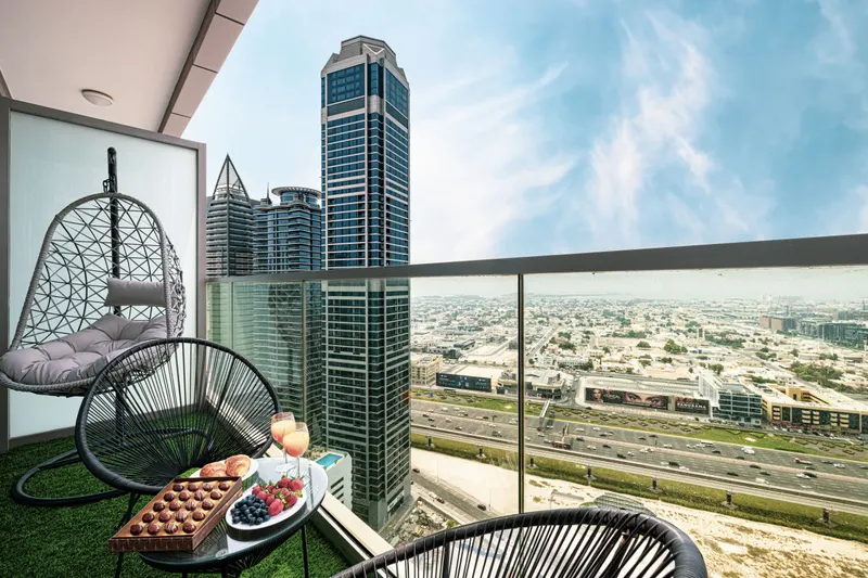 Panoramic Dubai Infinity Pool - Burj Khalifa Views