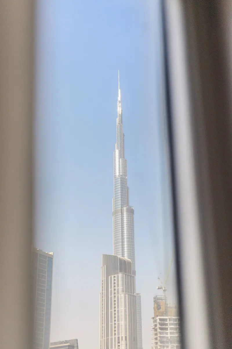 Skyline Serenity - Burj Khalifa w/ Infinity Pool