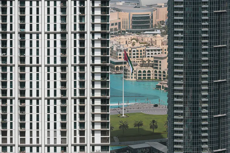 Skyline Serenity - Burj Khalifa w/ Infinity Pool