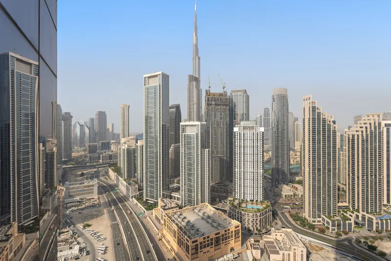 Skyline Serenity - Burj Khalifa w/ Infinity Pool