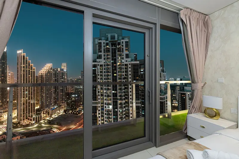 Expansive Private Patio-Infinity Pool/Burj Khalifa