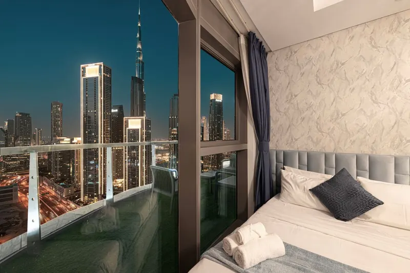 Expansive Private Patio-Infinity Pool/Burj Khalifa