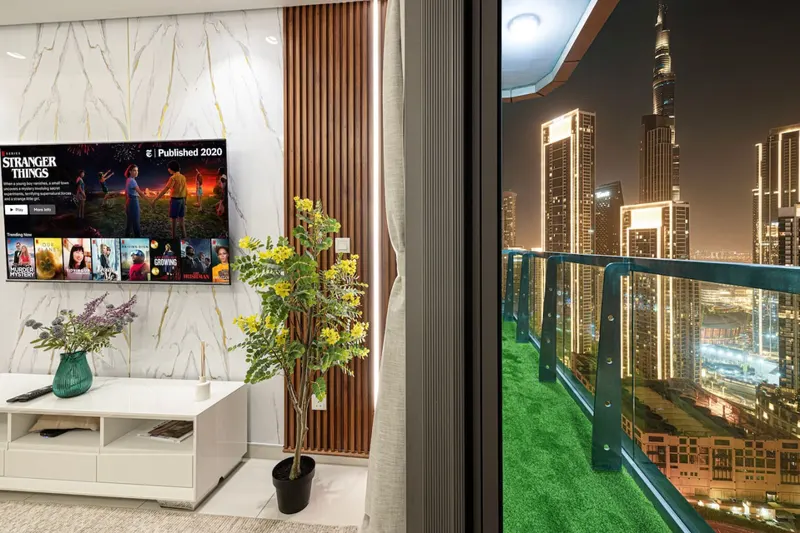 Expansive Private Patio-Infinity Pool/Burj Khalifa
