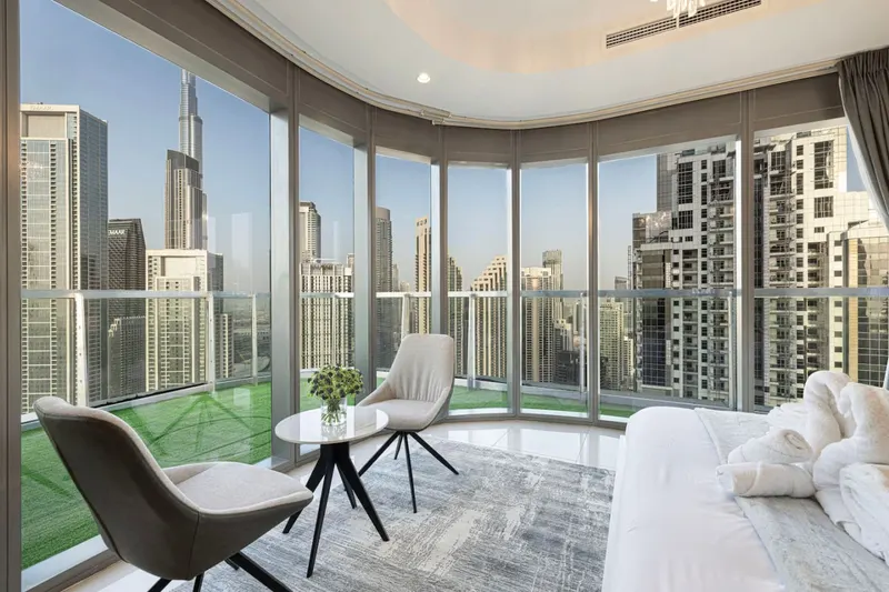Expansive Private Patio-Infinity Pool/Burj Khalifa
