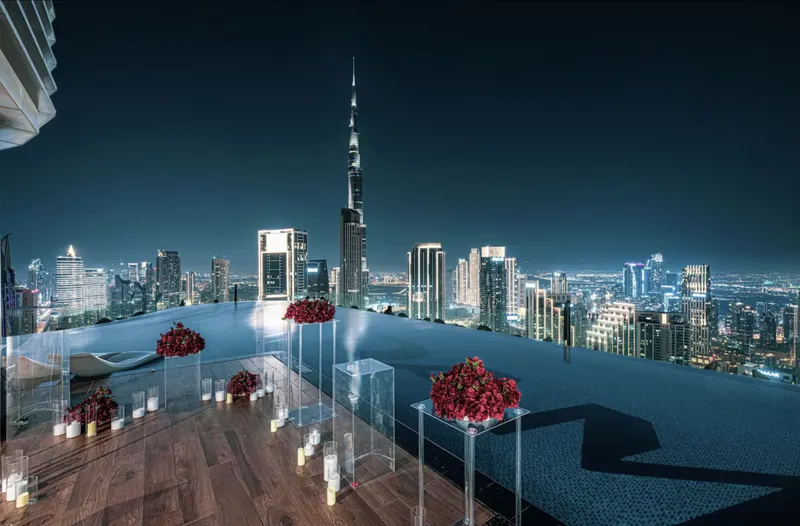 Dubai Scenic Infinity Pool w/ Burj Khalifa Views