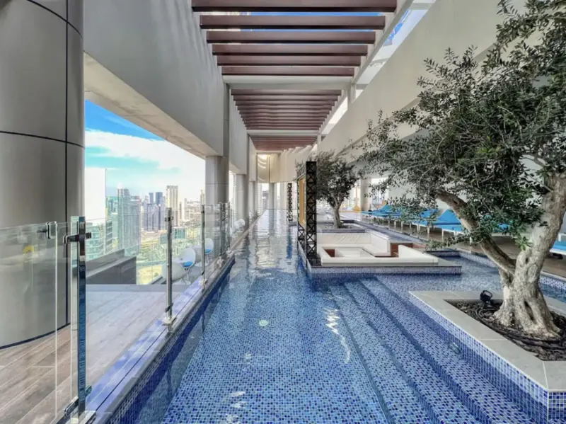 Dubai Scenic Infinity Pool w/ Burj Khalifa Views