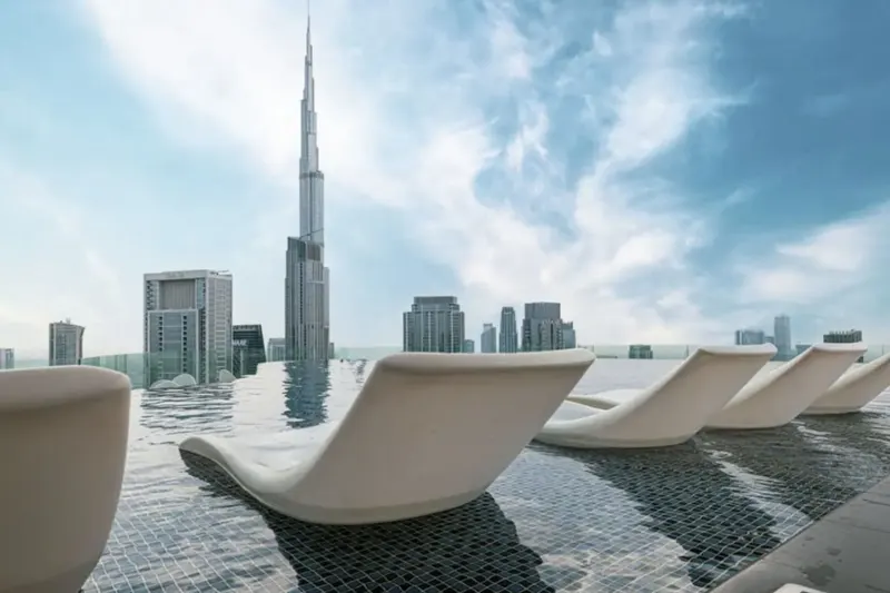 Dubai Scenic Infinity Pool w/ Burj Khalifa Views