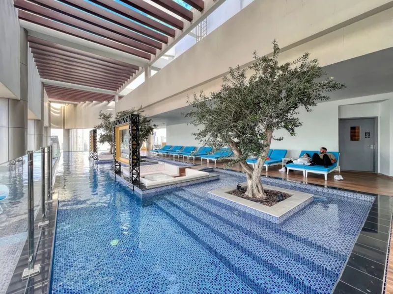 Modern High-Rise Escape - Infinity Pool /Burj View