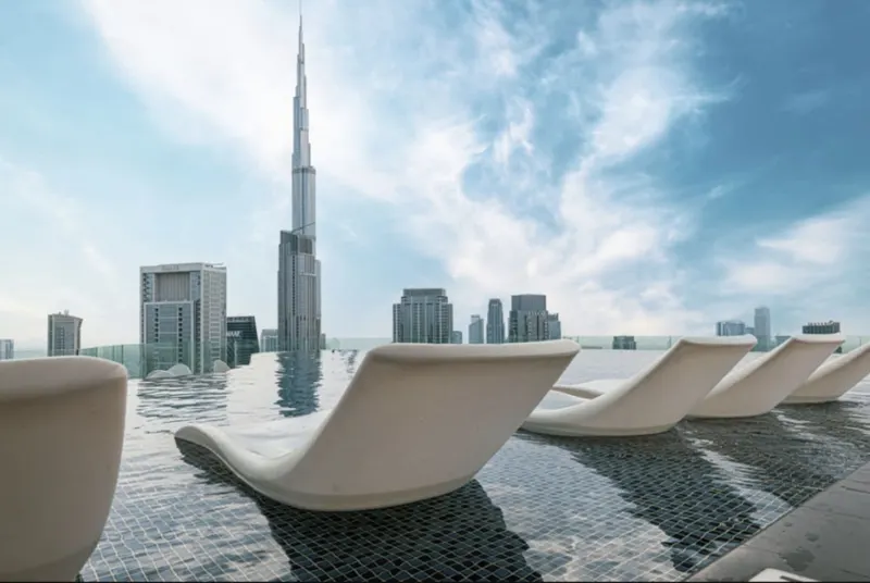 Modern High-Rise Escape - Infinity Pool /Burj View