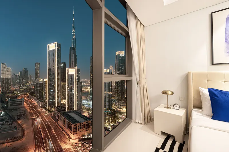 Modern High-Rise Escape - Infinity Pool /Burj View