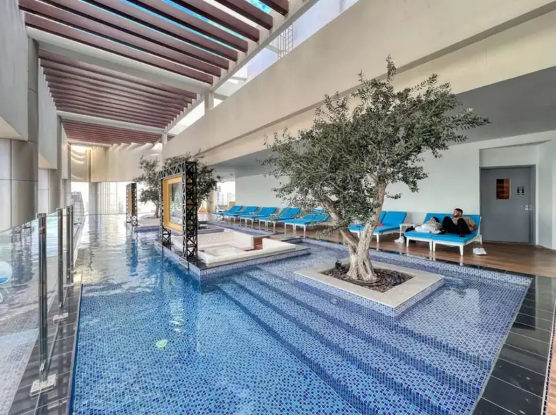 Chic 2BR Getaway - Infinity Pool & Burj Khalifa