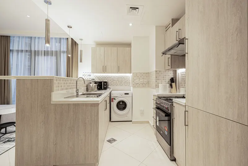 Modern 1BR Paradise - Beach & Infinity Pool Access