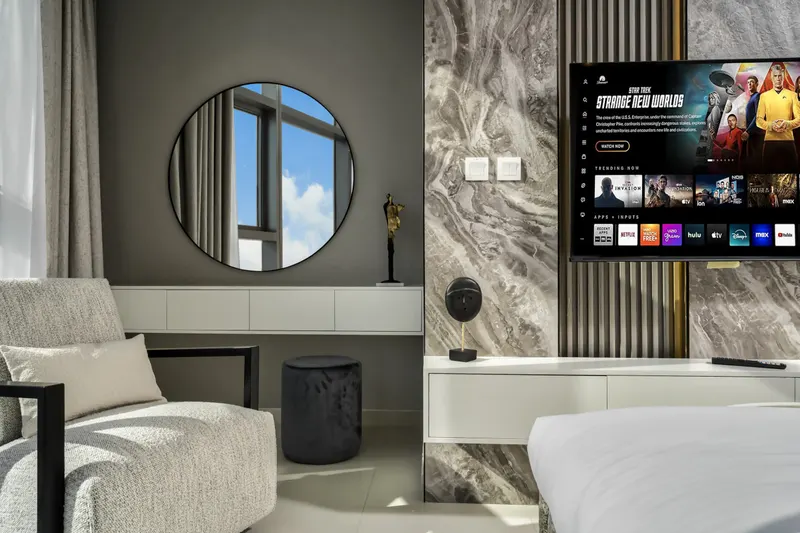 Stunning 2BR w/ Seaview- Infinity Pool & Burj View