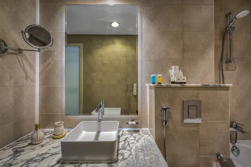 Stunning 2BR w/ Seaview- Infinity Pool & Burj View