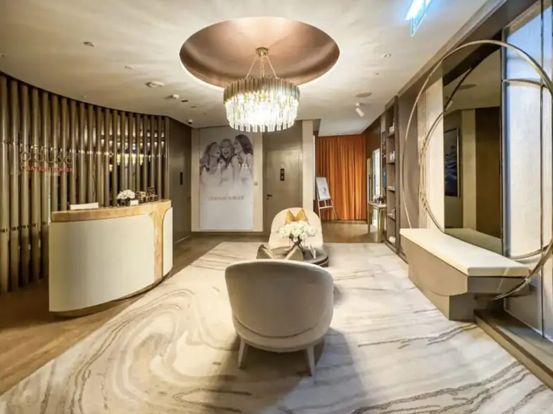 Stunning 2BR w/ Seaview- Infinity Pool & Burj View