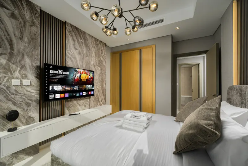 Stunning 2BR w/ Seaview- Infinity Pool & Burj View