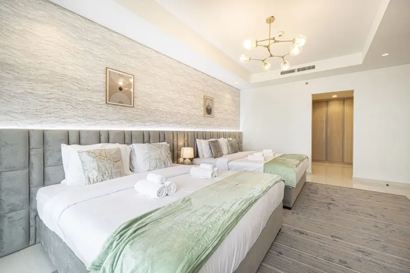 Radiant 3BR Apt w/ Seaview-Infinity Pool/BurjViews