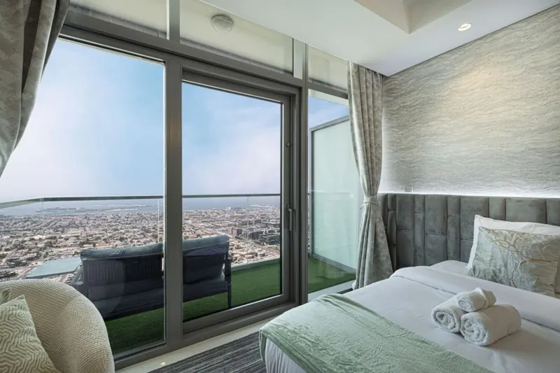 Radiant 3BR Apt w/ Seaview-Infinity Pool/BurjViews