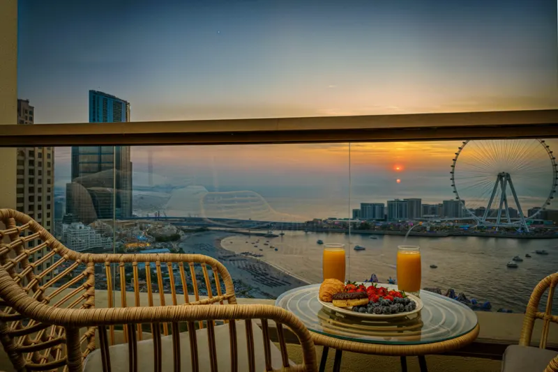 2BR Dubai Eye View Unit - Beach & Steps to Marina