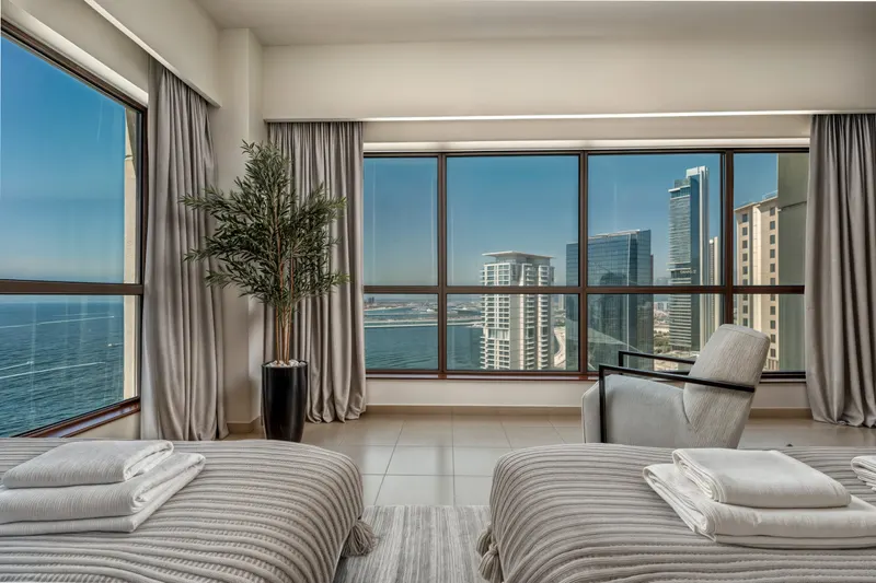 2BR Dubai Eye View Unit - Beach & Steps to Marina