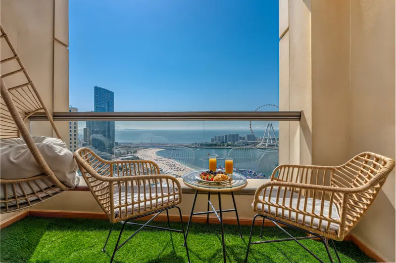 2BR Dubai Eye View Unit - Beach & Steps to Marina