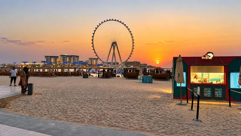 2BR Dubai Eye View Unit - Beach & Steps to Marina