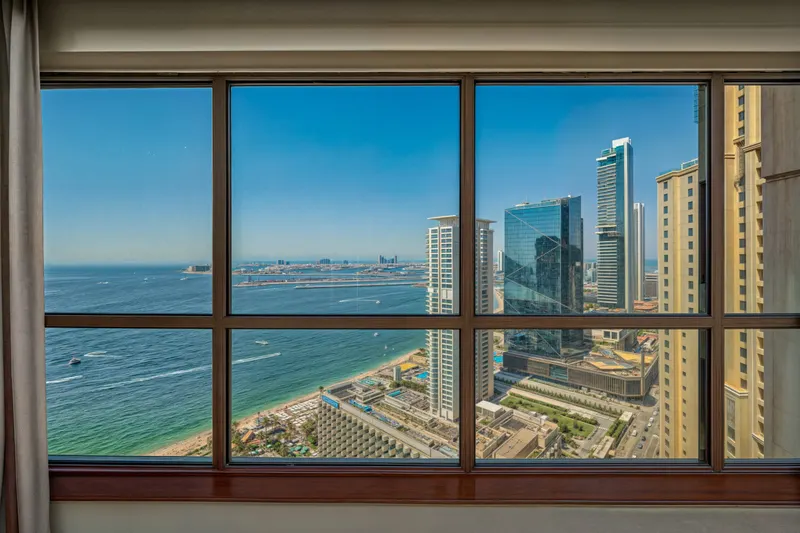 2BR Dubai Eye View Unit - Beach & Steps to Marina