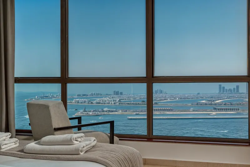 2BR Dubai Eye View Unit - Beach & Steps to Marina