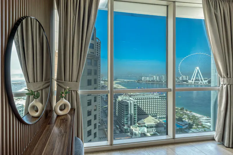 JBR Grande Living - Stunning Sea View, Pool & Gym