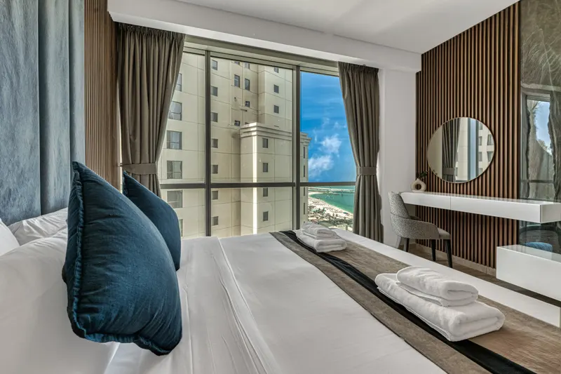 JBR Grande Living - Stunning Sea View, Pool & Gym