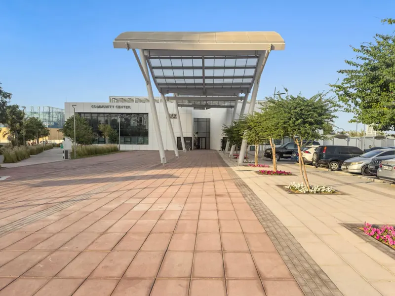 Modern Getaway - Close to Ferrari World & Yas Mall