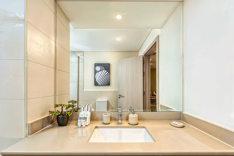 Modern Getaway - Close to Ferrari World & Yas Mall