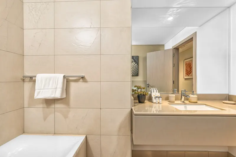 Modern Getaway - Close to Ferrari World & Yas Mall