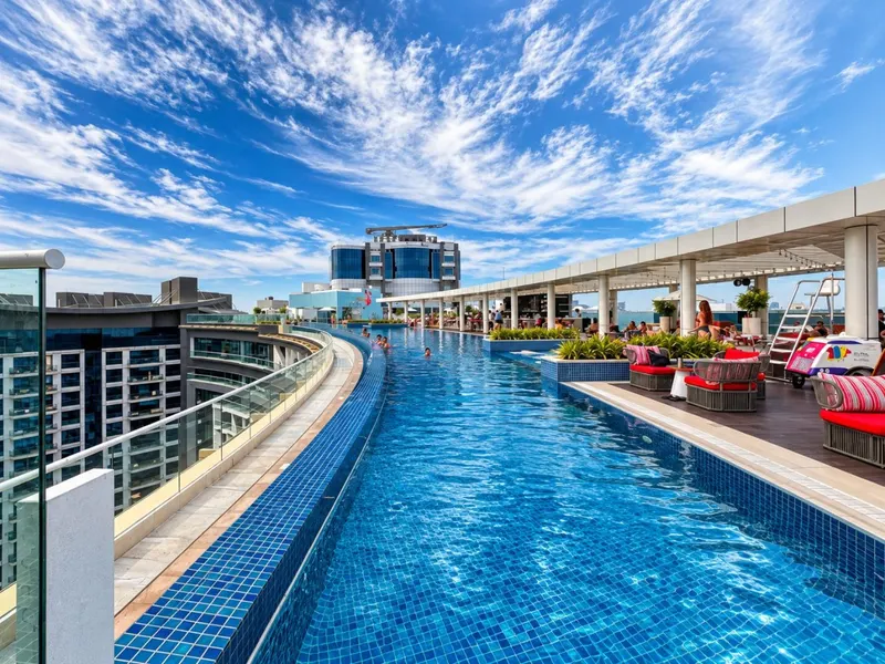 Breezy Luxe Retreat - Beach & Infinity Pool Access