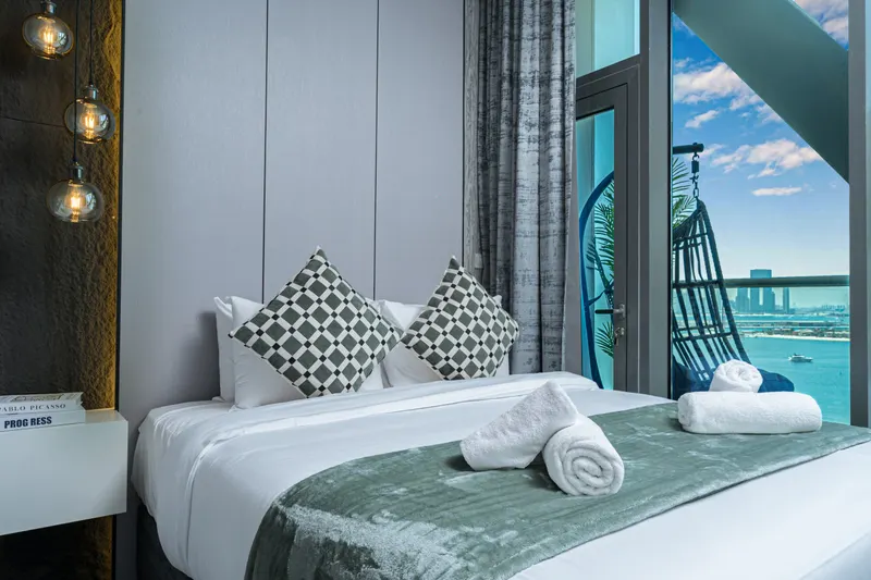 Breezy Luxe Retreat - Beach & Infinity Pool Access