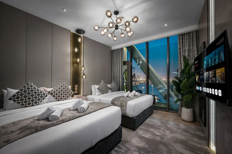 Breezy Luxe Retreat - Beach & Infinity Pool Access