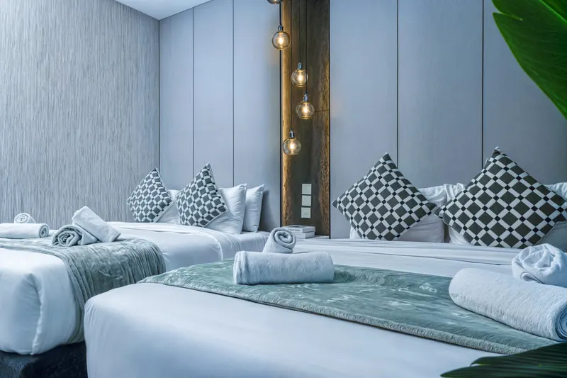 Breezy Luxe Retreat - Beach & Infinity Pool Access