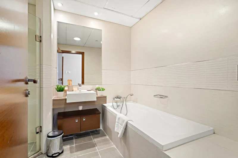 Premier Apt in Gate Tower - Pool & Gym